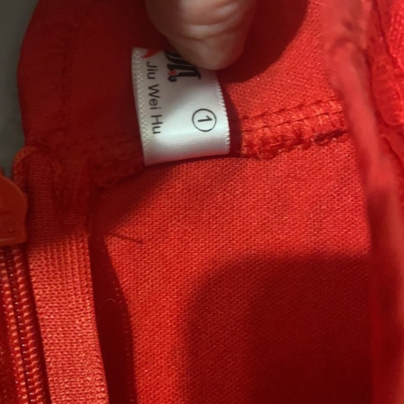 Jiu Wei Hu traditional Chinese dress - Picture 5 of 6